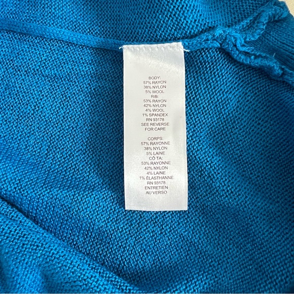 Tahari | Blue Sweater - Picture 5 of 5